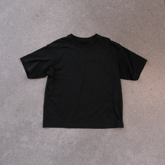 Boxy black t-shirt blank